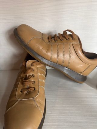 Zapatos de piel color coñac