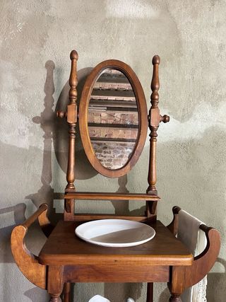 TOCADOR ANTIGUO DE MADERA CON ESPEJO