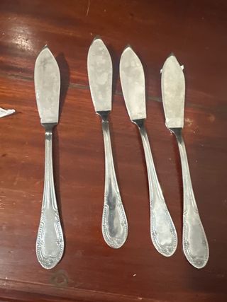 Set de 4 cuchillos de mantequilla antiguos