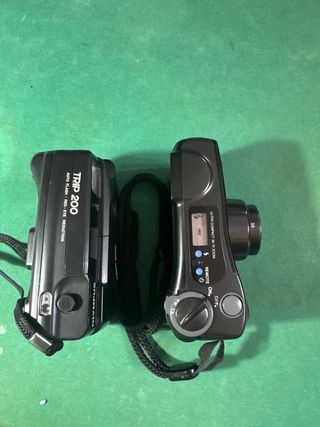 Olympus Superzoom 70 + Trip 200 Fotocamere 35mm