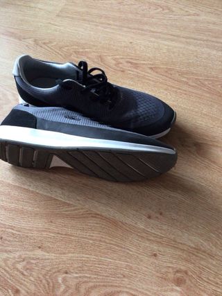 Zapatillas Lacoste Talla 39 Gris y Negras