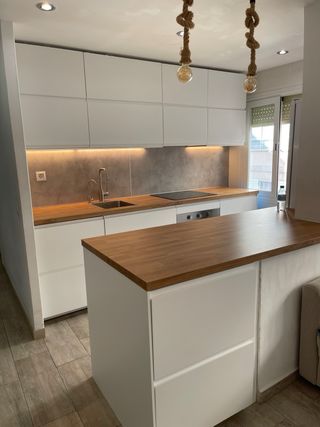 Instalaciones y montajes.