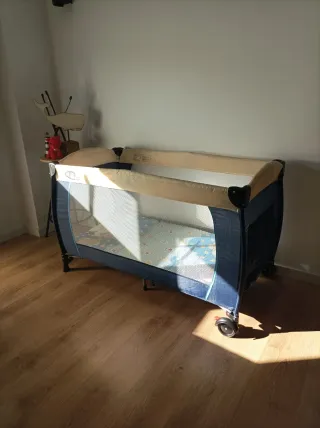 Parque cuna de viaje con colchón