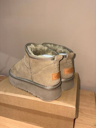 Botas UGG Classic Ultra Mini Plataforma