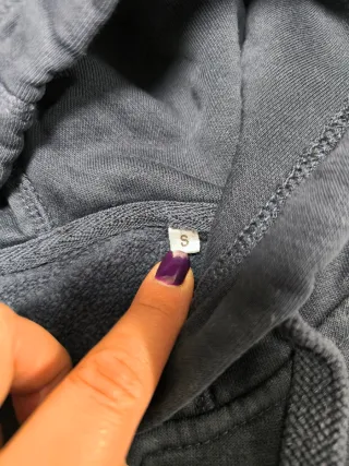 Felpa con cappuccio nera donna