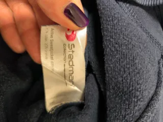 Felpa con cappuccio nera donna