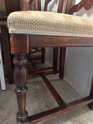 Juego de 6 sillas de comedor de madera 50€ total