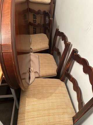 Juego de 6 sillas de comedor de madera 50€ total