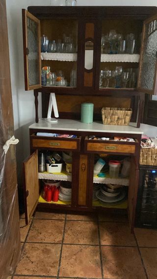 Mueble aparador vintage con vitrina