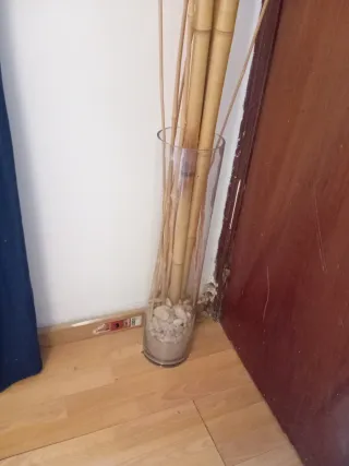 Jarrón cristal decorativo bambú y piedras