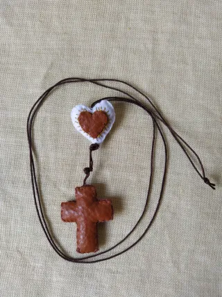 Colgante Corazón y Cruz Sagrado Corazón