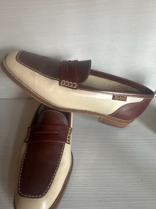 Zapatos de piel beige y marrón