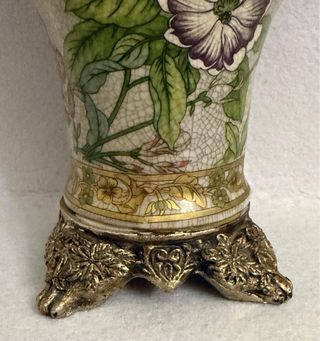 Cesto Portafiori in Porcellana con Base