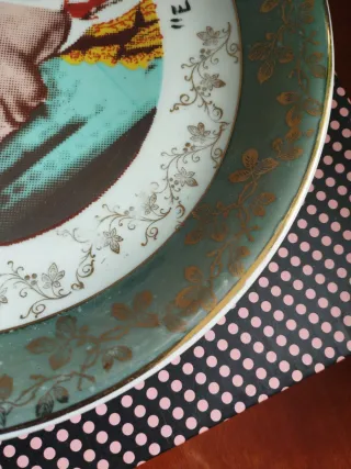 Plato antiguo El Cordobés firmado