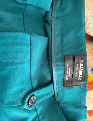 Pantalón oficina Pull&Bear verde