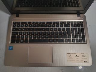Portátil ASUS F540SA‑XX110T 15,6″ Celeron N3050 4 GB/500GB HDD