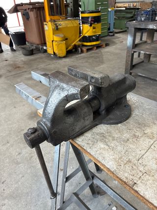 Tornillo de banco robusto