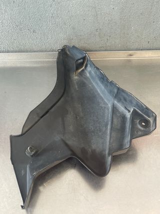 Tapa Lateral Derecha Yamaha YBR125 2011