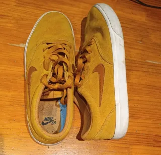Playeros Nike SB Amarillos