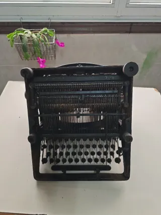 Máquina de escribir Woodstock antigua