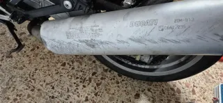 Escapes Ducati Monster 600