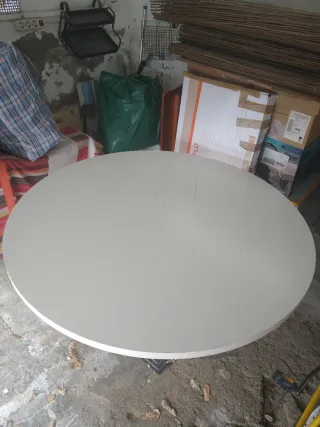 Mesa redonda madera y metal