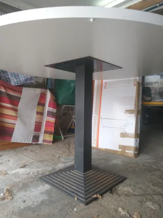 Mesa redonda madera y metal