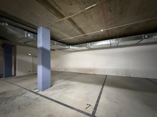 Plaza de aparcamiento y trastero en c/Miquel Vives