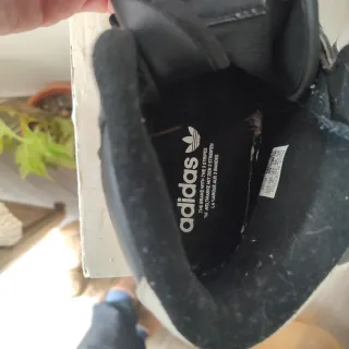 Zapatillas Adidas Altas Negras y Blancas