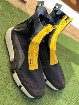 Zapatos de hombre negros y rojos