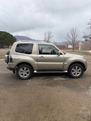 Mitsubishi Montero 2008