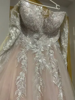 Vestido de fiesta rosa y plateado