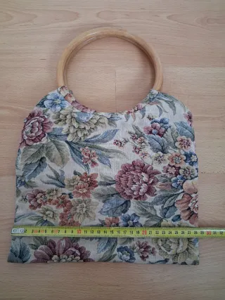 Bolso de tela con estampado floral