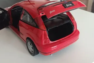 Ford Focus 1/18