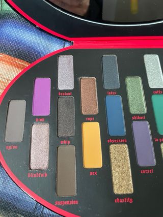 Kat Von D Fetish Paleta de Maquillaje Negra