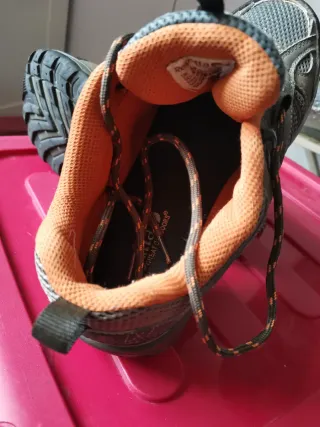 Zapatilla de Montaña Mujer