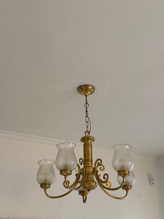 Lámpara de techo antigua dorada