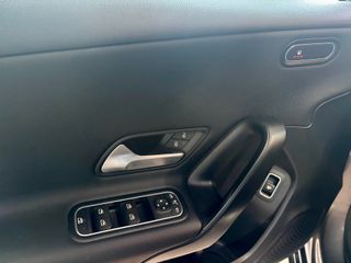Mercedes-Benz A180d 2.0 *AUTOMÁTICO* 2021