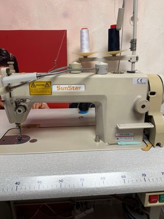 Máquina de coser profesional SunStar