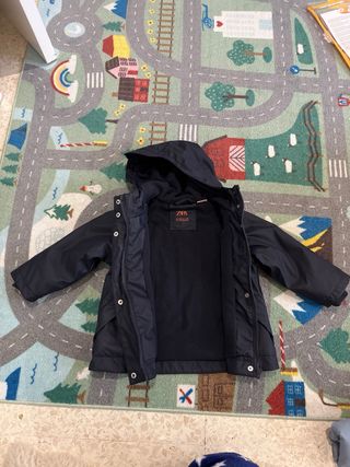 Chaqueta impermeable Zara 18-24 meses