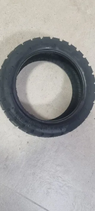 Neumático 10x2.75-6.5 con taco