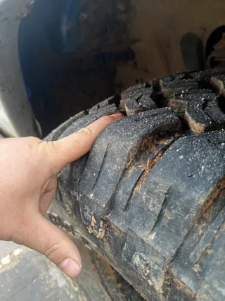 Neumáticos 33x12.5 R15