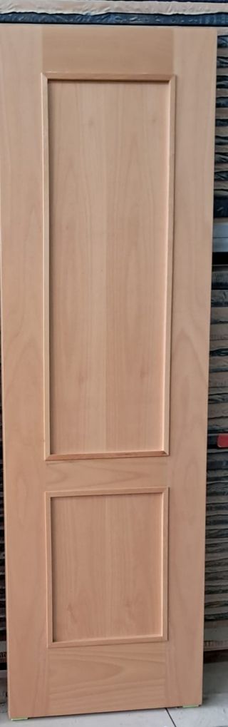 Puerta haya barnizada