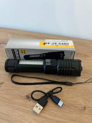 Linterna LED Recargable USB