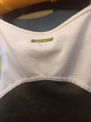 Top deportivo Adidas verde y blanco