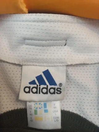 Top deportivo Adidas verde y blanco