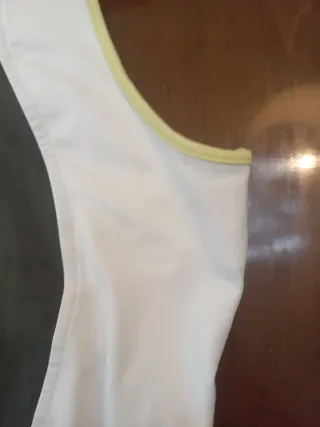 Top deportivo Adidas verde y blanco