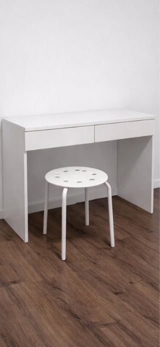 Tocador blanco Ikea con taburete