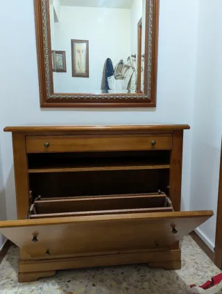 Mueble de entrada con espejo