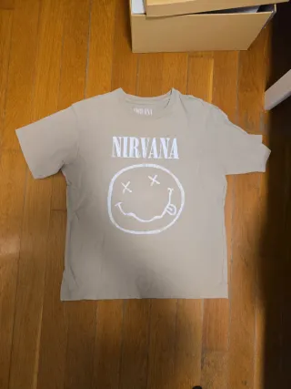 Camiseta Nirvana Pull&Bear Talla M